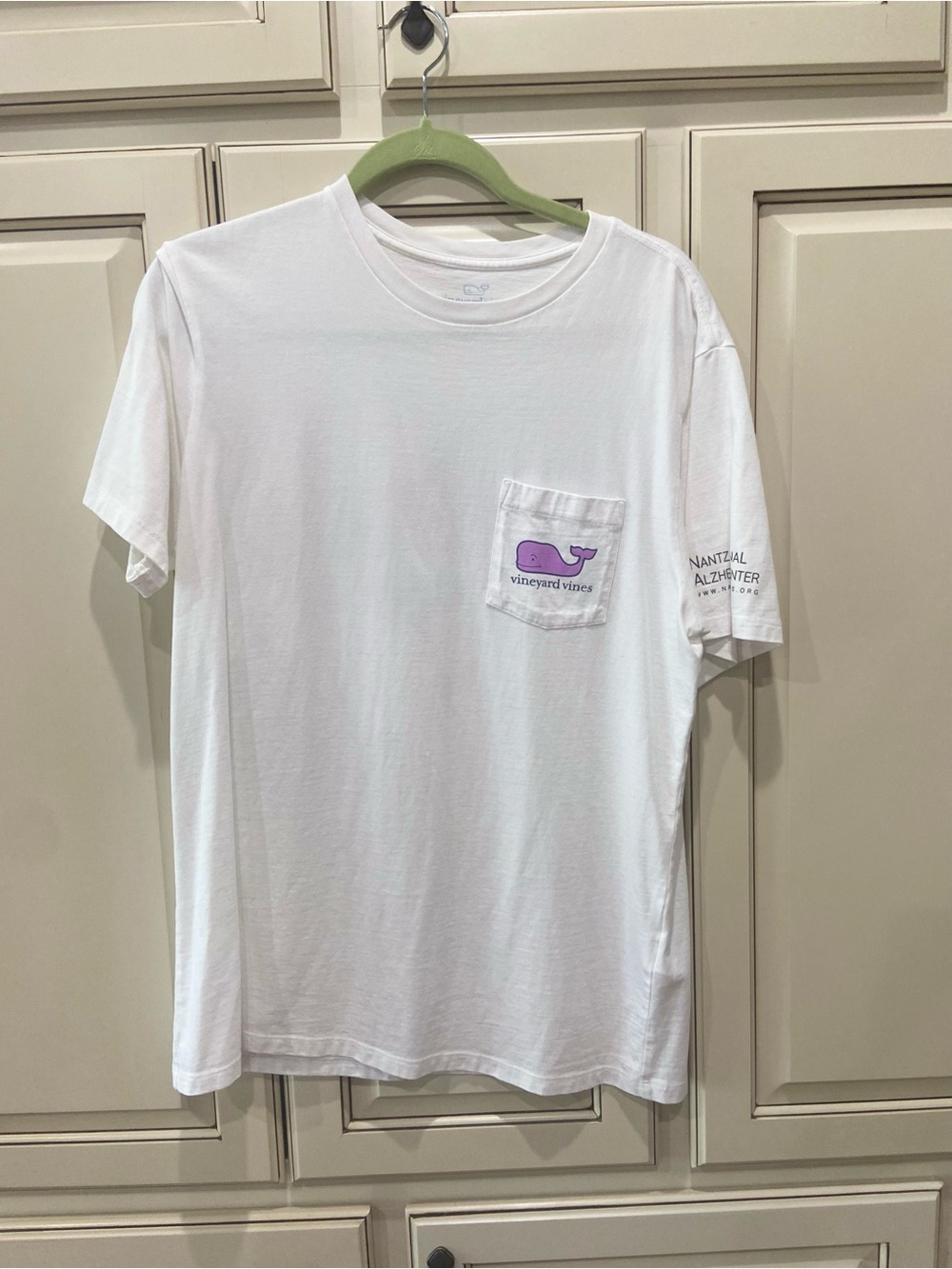 Vineyard Vines White T-Shirt with Purple Poppy Whale NANTZ ALZHEIMERS on sleeve